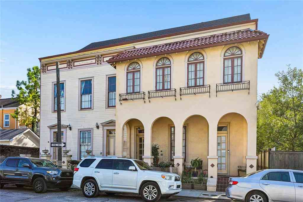 Condo For Sale - 1118 Orange Street #8<br/> New Orleans, LA 70130