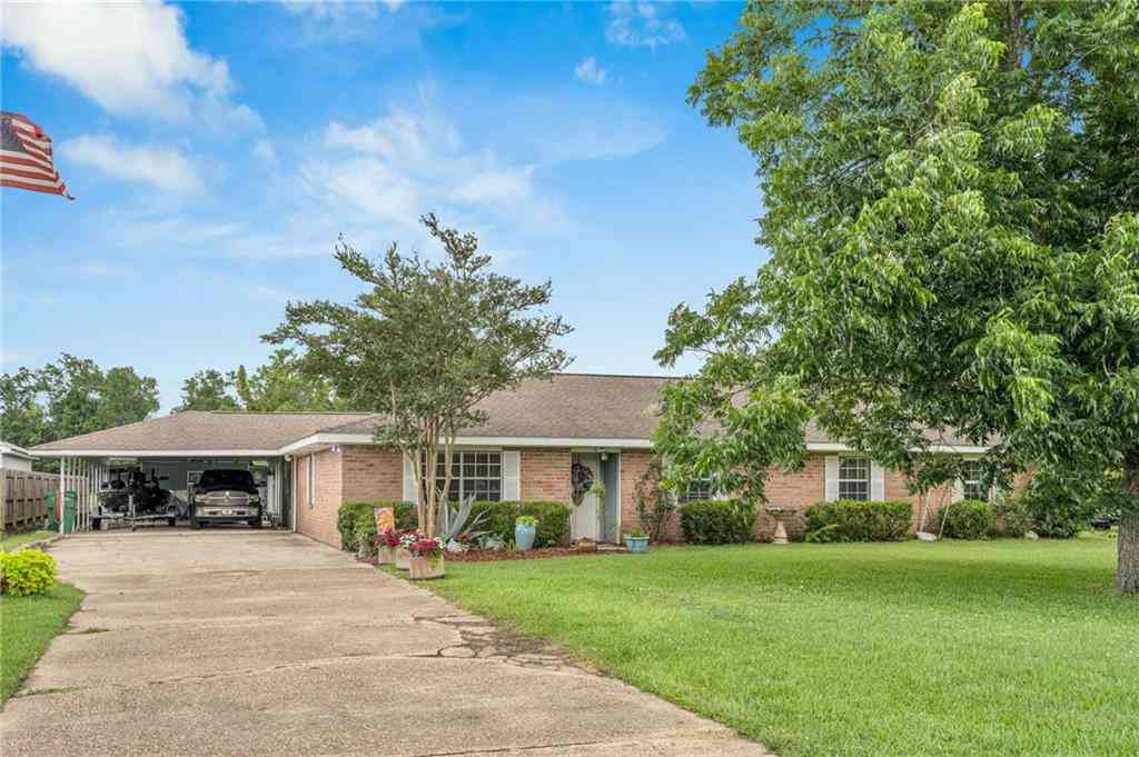 Homes For Sale - 318 Evangeline Road<br/> Montz, LA 70068