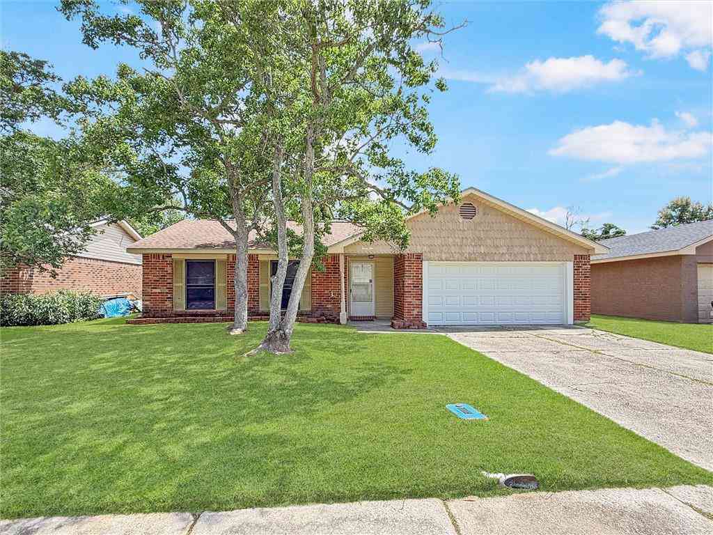 Homes For Sale - 310 Foxcroft Drive<br/> Slidell, LA 70461
