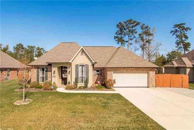 Homes For Rent - 152 Fayedaye Drive<br/> Madisonville, LA 70447