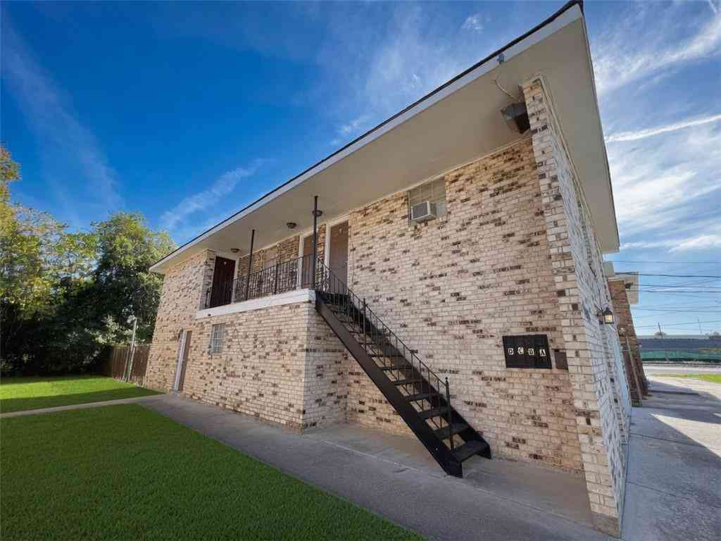 Apartment For Rent - 2005 Plaza Drive #1/2<br/> Chalmette, LA 70043