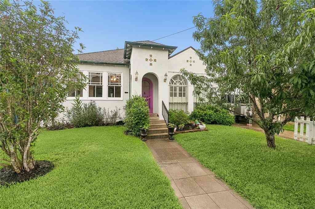 Homes For Sale - 3027 Paris Avenue<br/> New Orleans, LA 70119