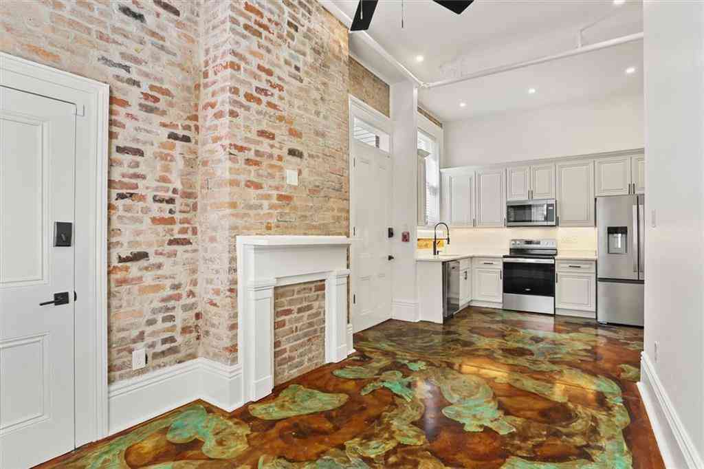Condo For Rent - 1501 Clio Street #1A<br/> New Orleans, LA 70130