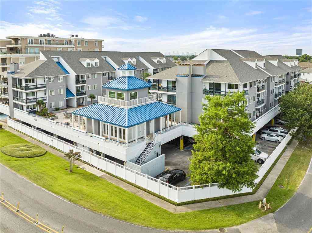 Condo For Sale - 420 Metairie Hammond Highway #208<br/> Metairie, LA 70005