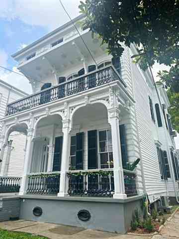 Apartment For Rent - 2356 Magazine Street #1<br/> New Orleans, LA 70130