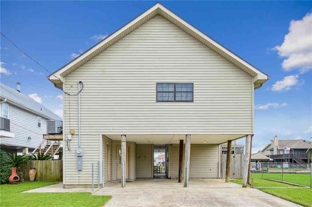 Homes For Sale - 4917 Lisa Ann Drive<br/> Barataria, LA 70036