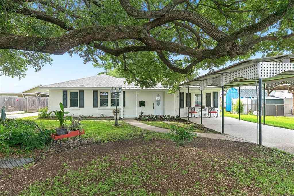 Homes For Sale - 203 Broad Street<br/> Belle Chasse, LA 70037