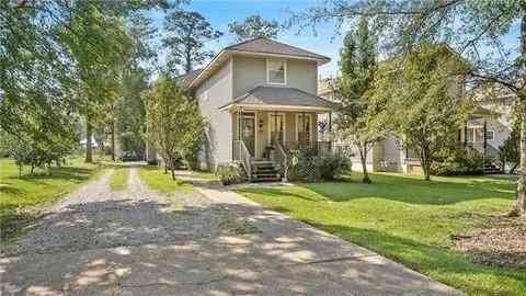 Townhouse For Rent - 802 Carroll Street<br/> Mandeville, LA 70448