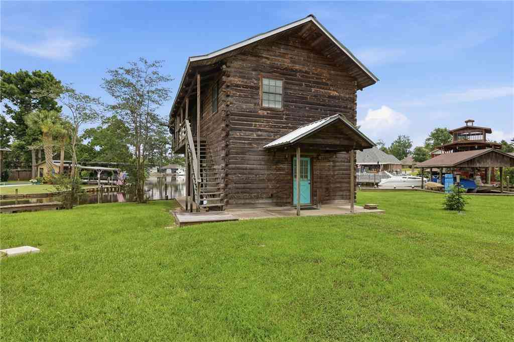 Homes For Sale - 32535 Rainy Lane<br/> Springfield, LA 70462