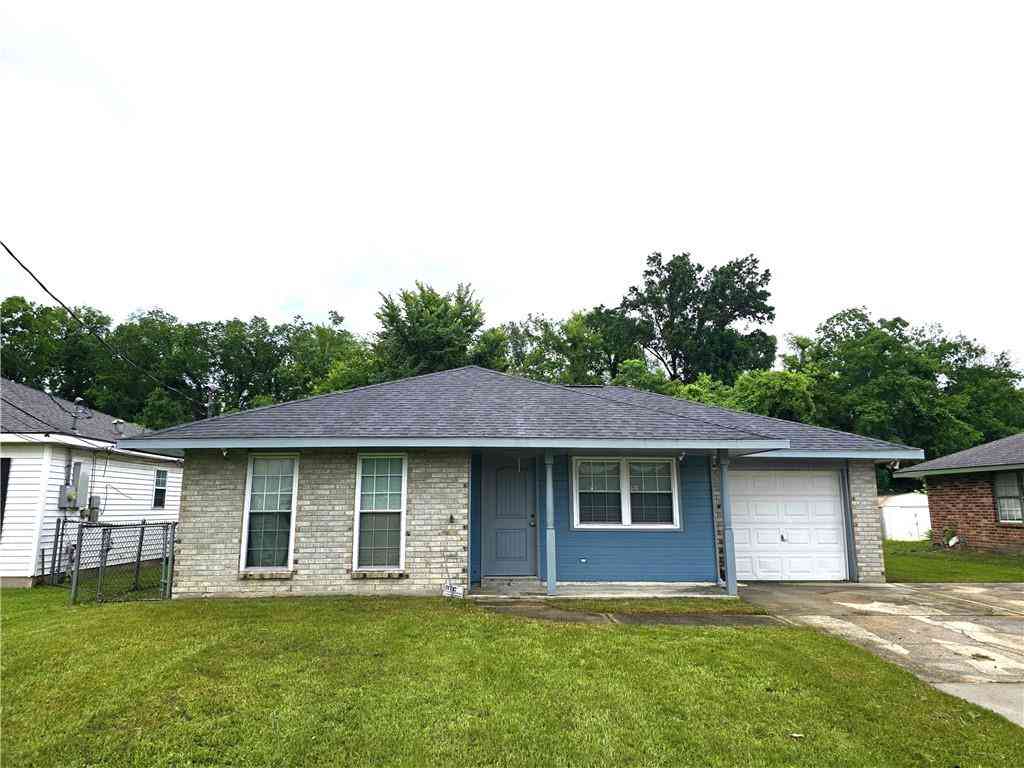 Homes For Sale - 504 Magnolia Avenue<br/> La Place, LA 70068