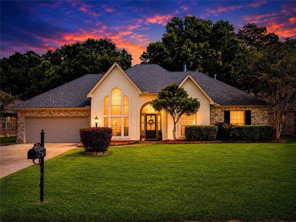Homes For Sale - 620 Timberwood Loop<br/> Madisonville, LA 70447
