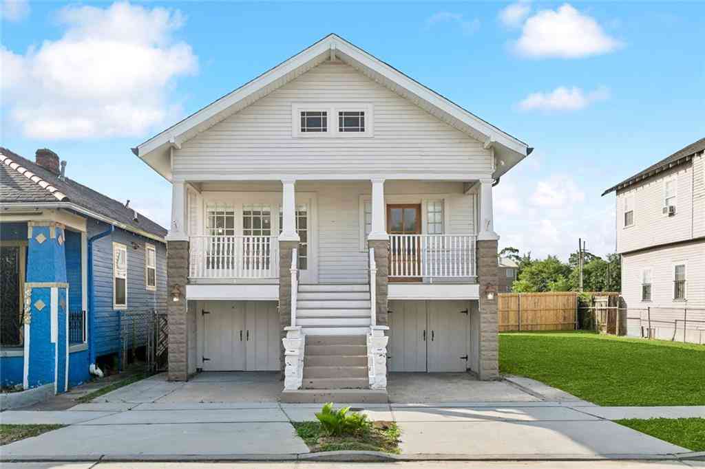 Homes For Sale - 3019 Burdette Street<br/> New Orleans, LA 70125