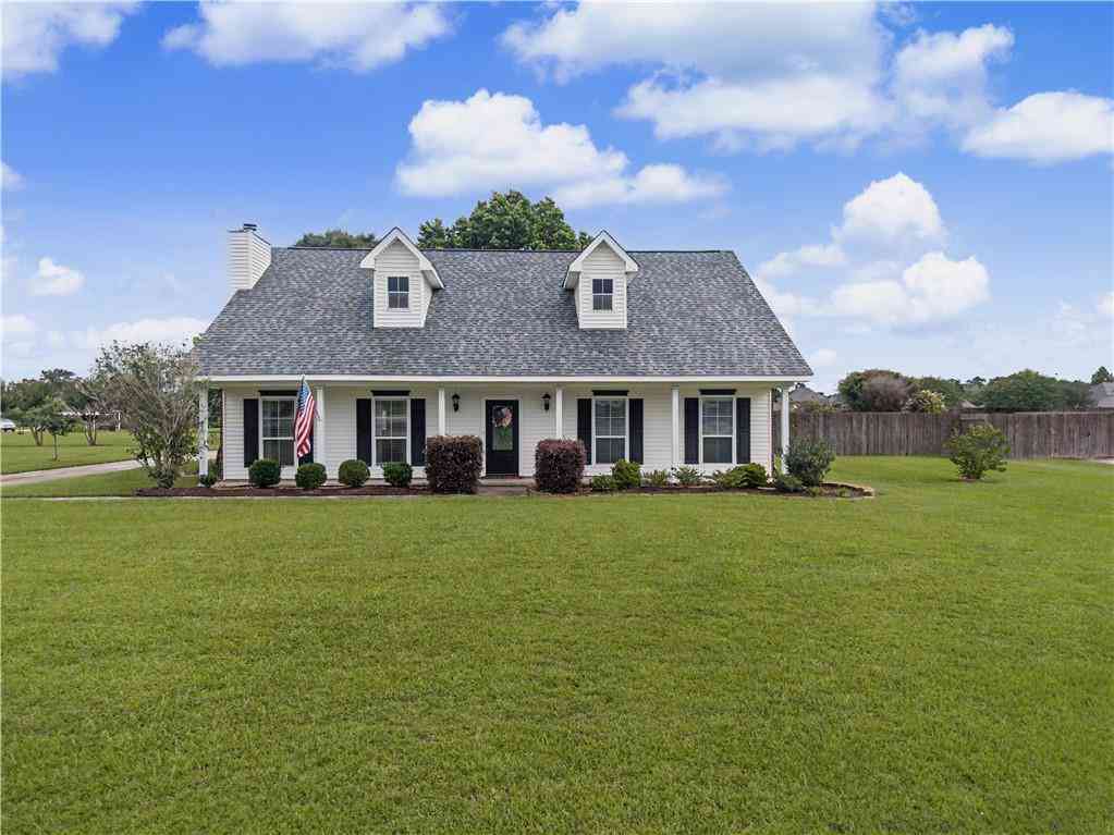 Homes For Sale - 9801 Loblolly Pines Lane<br/> Denham Springs, LA 70726