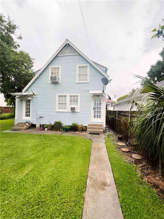 Multifamily For Rent - 130 S Hennessey Street #2<br/> New Orleans, LA 70119