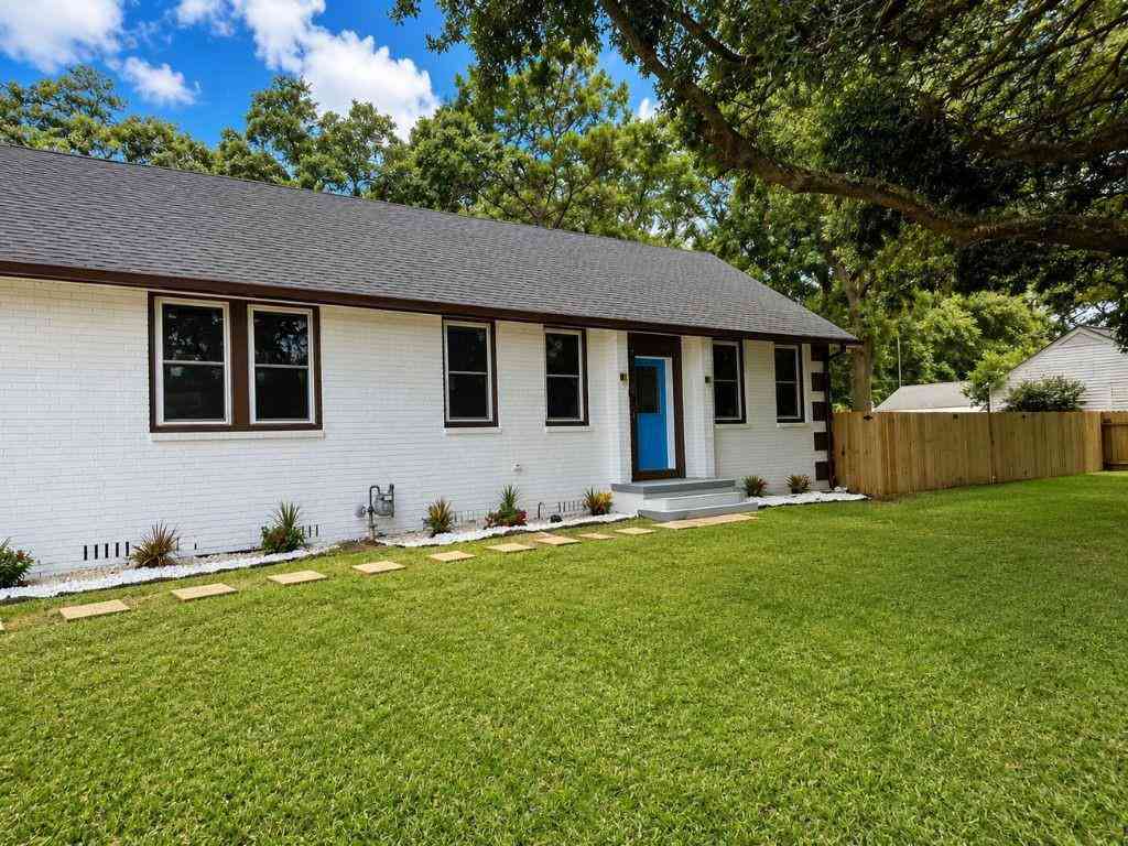 Homes For Sale - 107 Neil Avenue<br/> New Orleans, LA 70131
