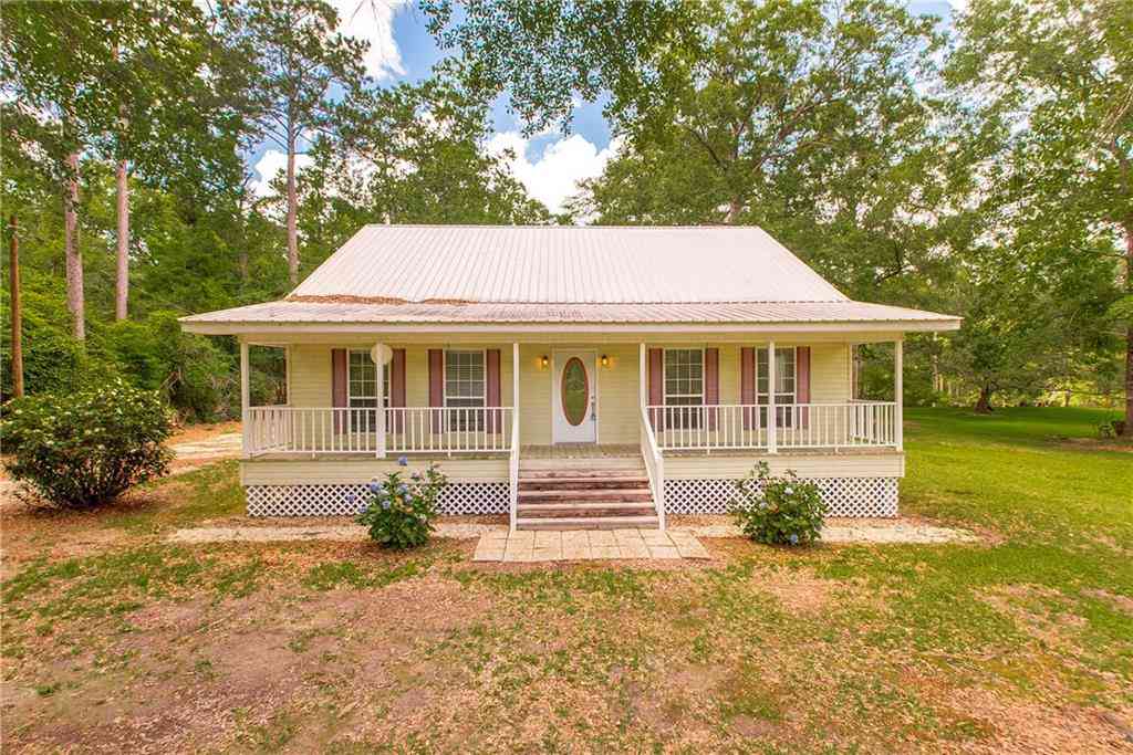 Homes For Sale - 1500 Miller Lane<br/> Bogalusa, LA 70427
