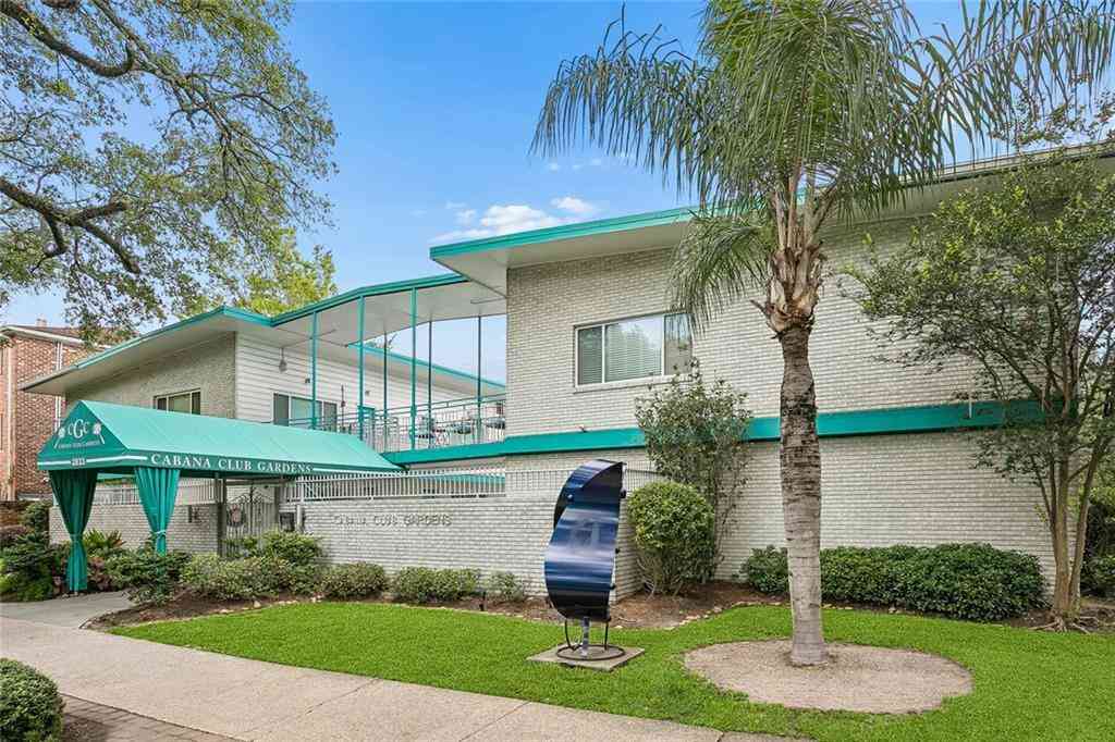 Condo For Sale - 2833 Saint Charles Avenue #25<br/> New Orleans, LA 70115