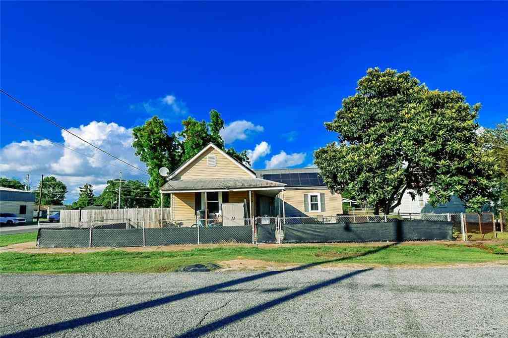 Homes For Sale - 2414 Louisiana Avenue<br/> Lutcher, LA 70071