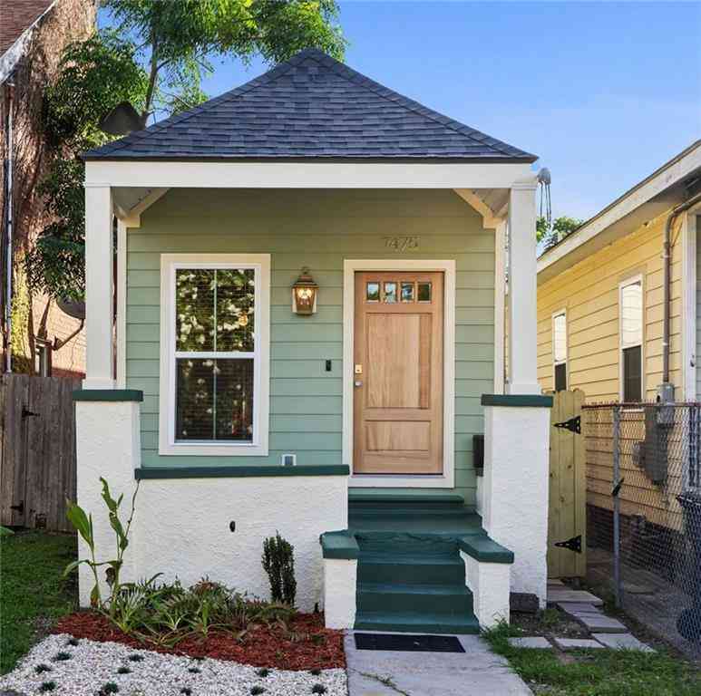 Homes For Sale - 7475 Garfield Street<br/> New Orleans, LA 70118
