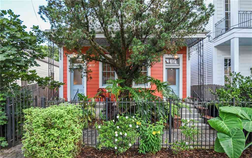Homes For Rent - 4427 Annunciation Street<br/> New Orleans, LA 70115
