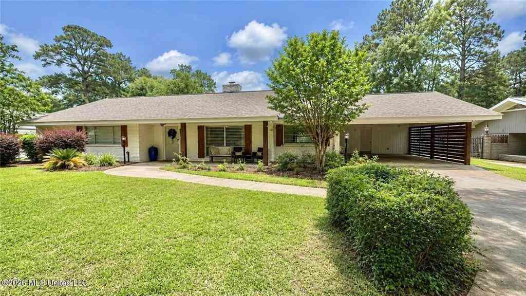Homes For Sale - 403 Pine Drive<br/> Brookhaven, MS 39601