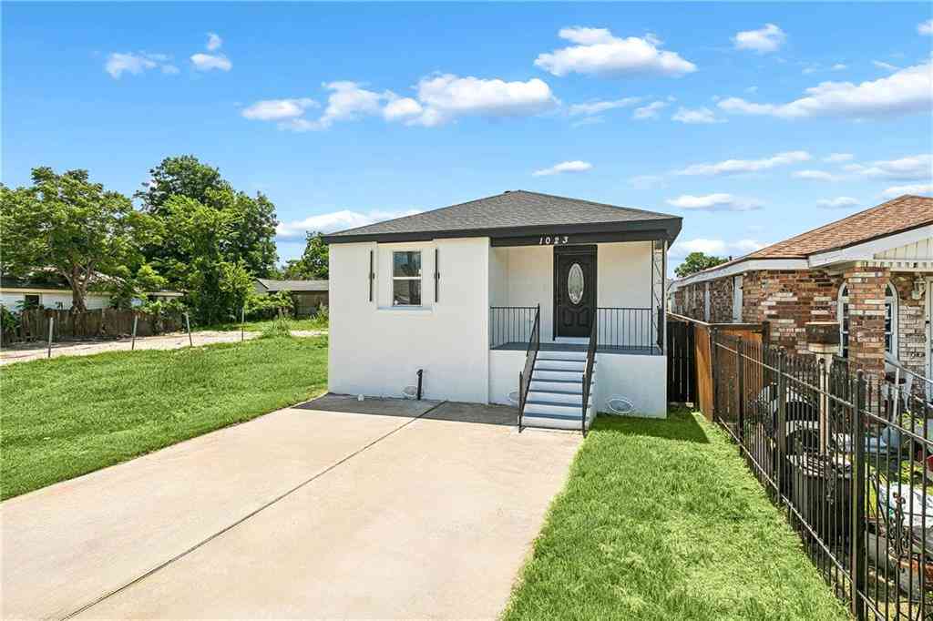 Homes For Sale - 1023 S Starrett Road<br/> Metairie, LA 70003