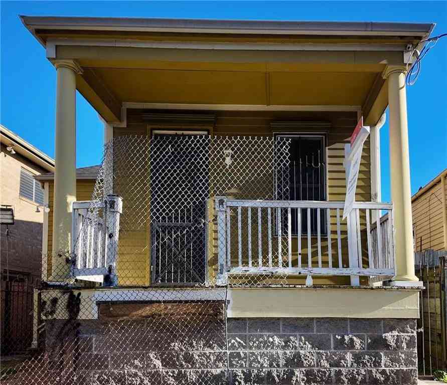 Homes For Sale - 1464 N Claiborne Avenue<br/> New Orleans, LA 70116