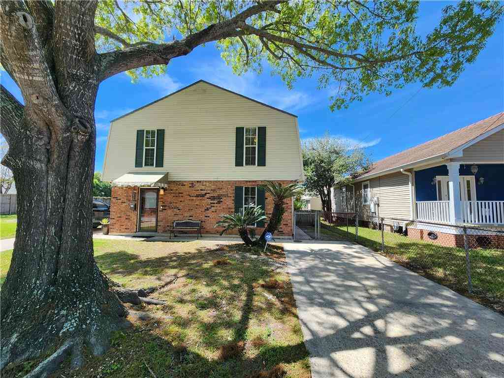 Multifamily For Rent - 216 Nursery Avenue<br/> Metairie, LA 70005