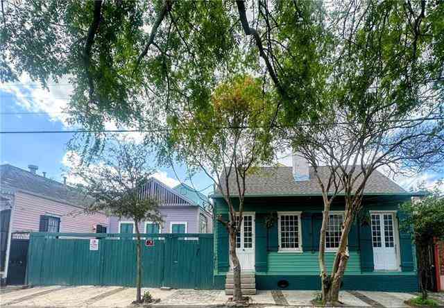Multifamily For Rent - 928 Kerlerec Street<br/> New Orleans, LA 70116