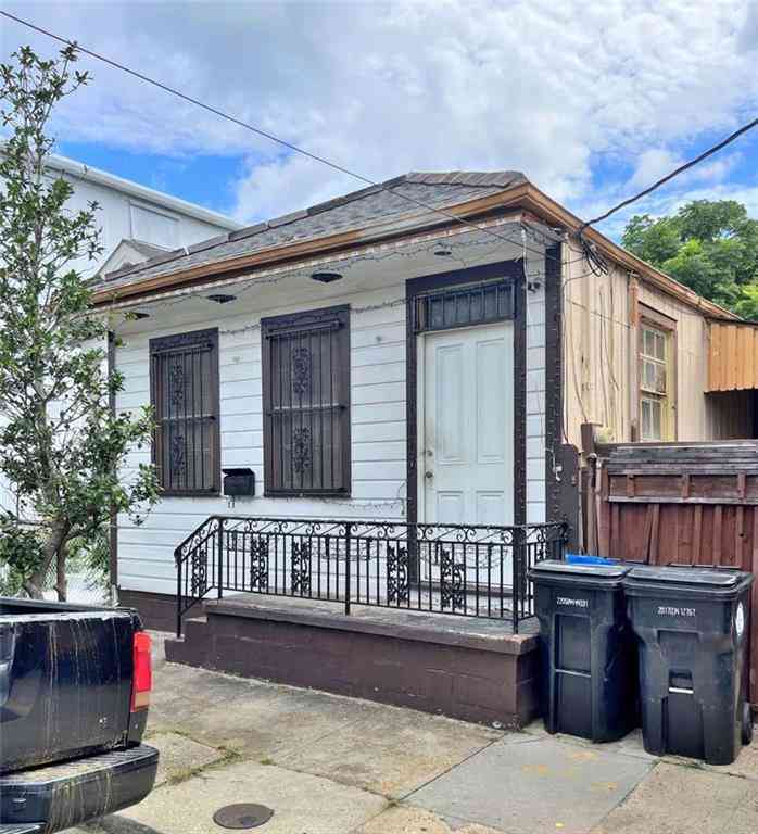 Homes For Sale - 819 9th Street<br/> New Orleans, LA 70115