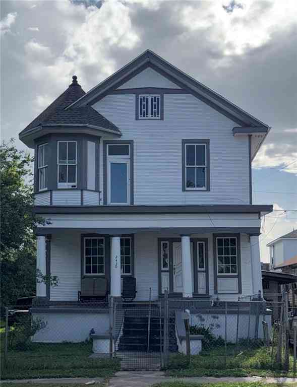 Homes For Sale - 2430 Franklin Avenue<br/> New Orleans, LA 70117