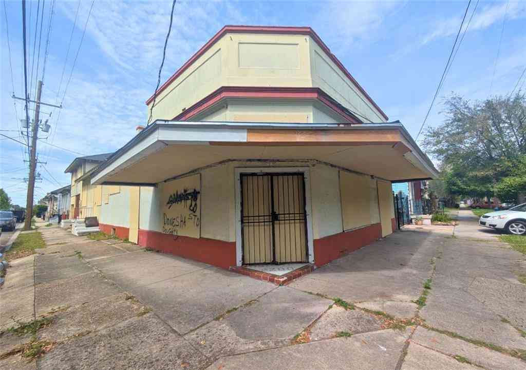 Homes For Sale - 2200 Ursulines Avenue<br/> New Orleans, LA 70119