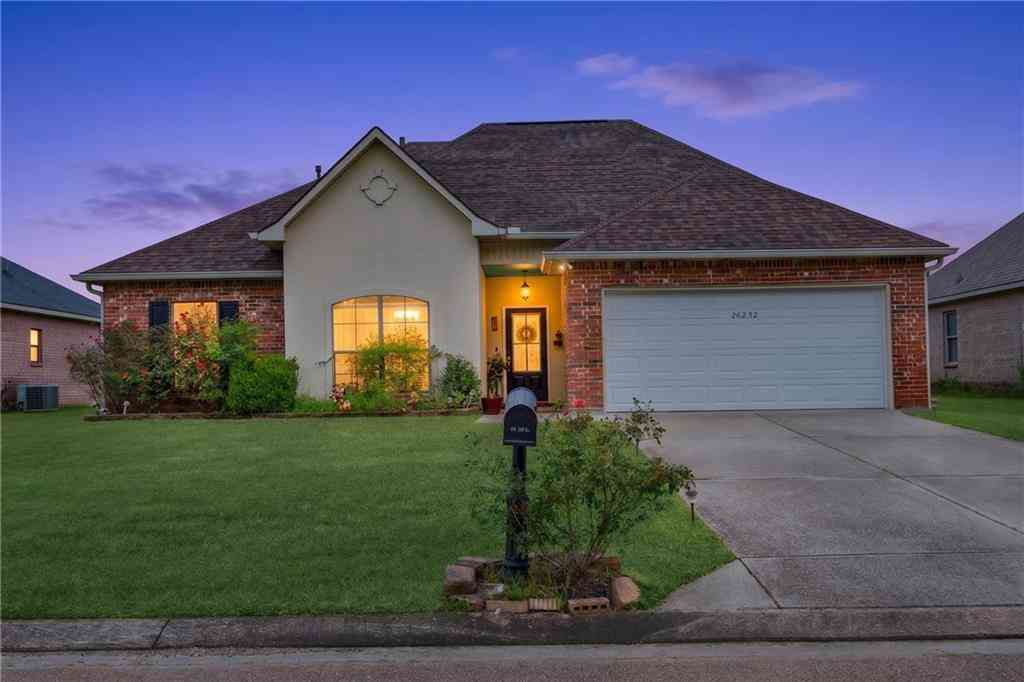 Homes For Sale - 26232 Burlwood Avenue<br/> Denham Springs, LA 70726