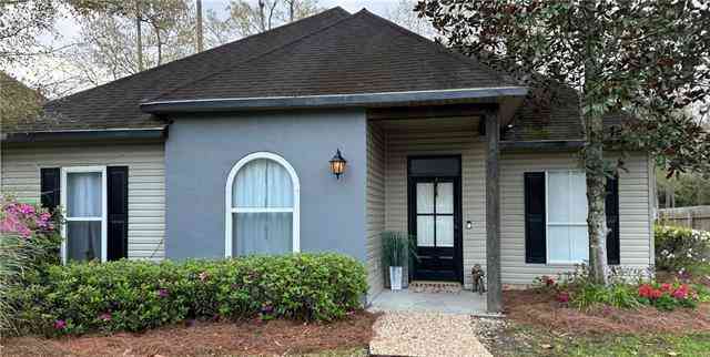 Homes For Rent - 1555 Marigny Avenue<br/> Mandeville, LA 70448