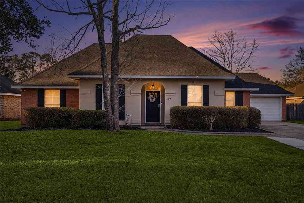 Homes For Sale - 108 Woodruff Drive<br/> Slidell, LA 70461