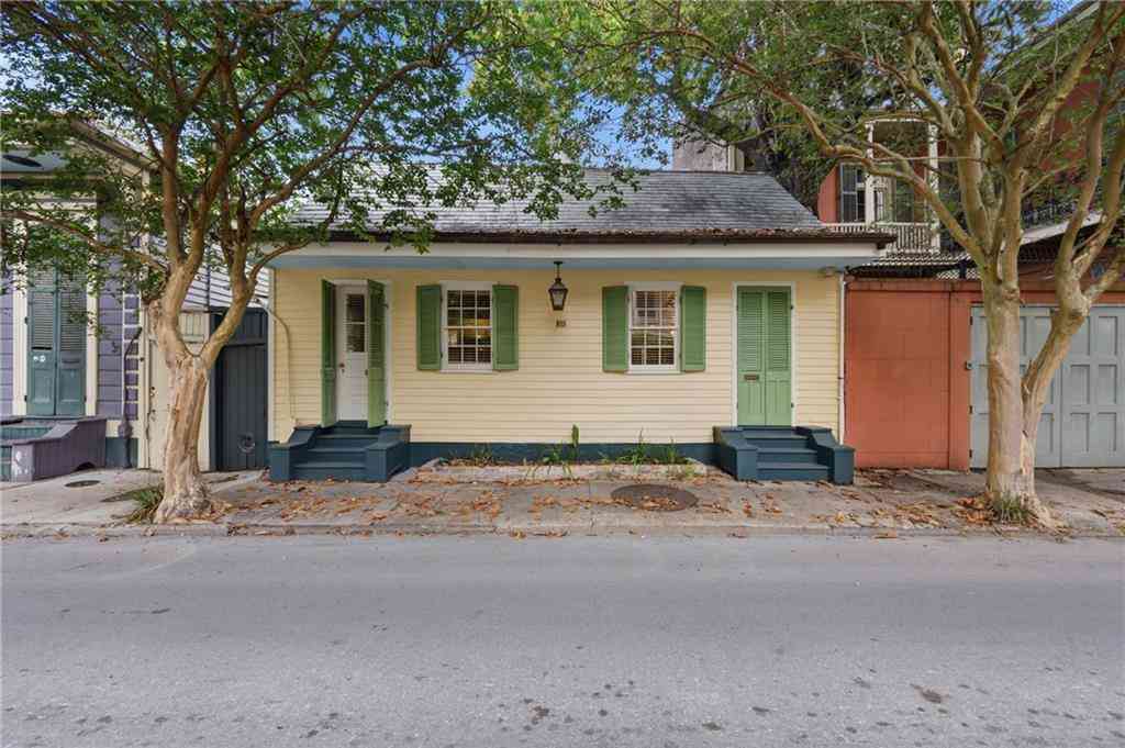 Apartment For Rent - 809 Governor Nicholls Street<br/> New Orleans, LA 70116