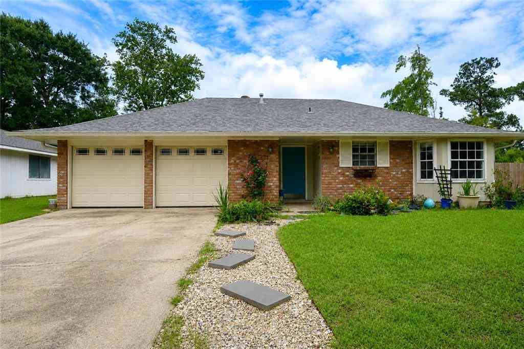 Homes For Sale - 1130 Rue Bordeaux Drive<br/> Slidell, LA 70458