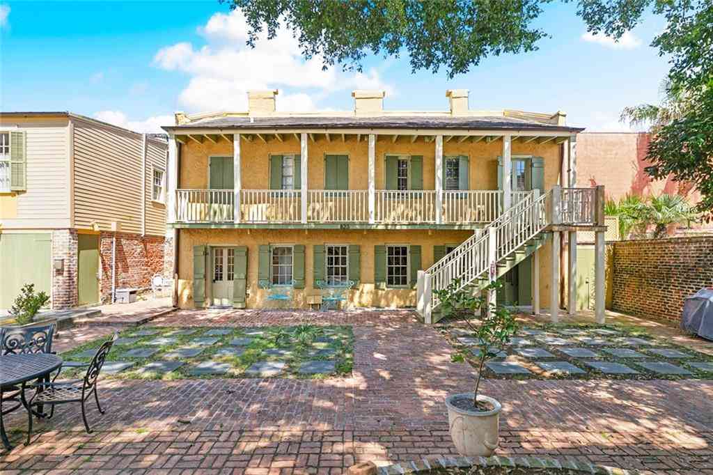 Multifamily For Rent - 823 Dauphine Street #B<br/> New Orleans, LA 70116