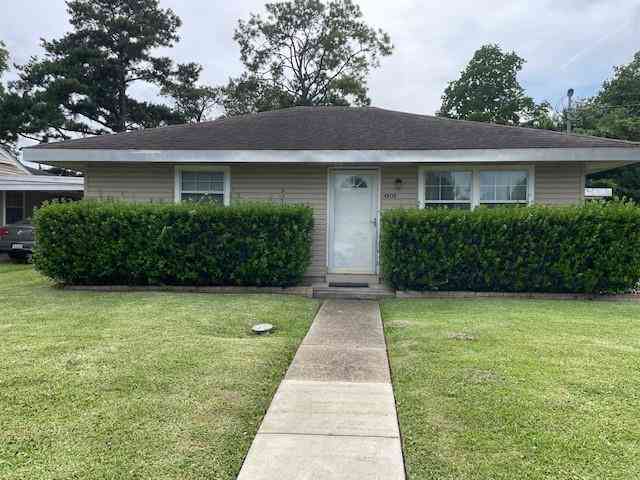 Homes For Sale - 4808 Kendall Drive<br/> New Orleans, LA 70126