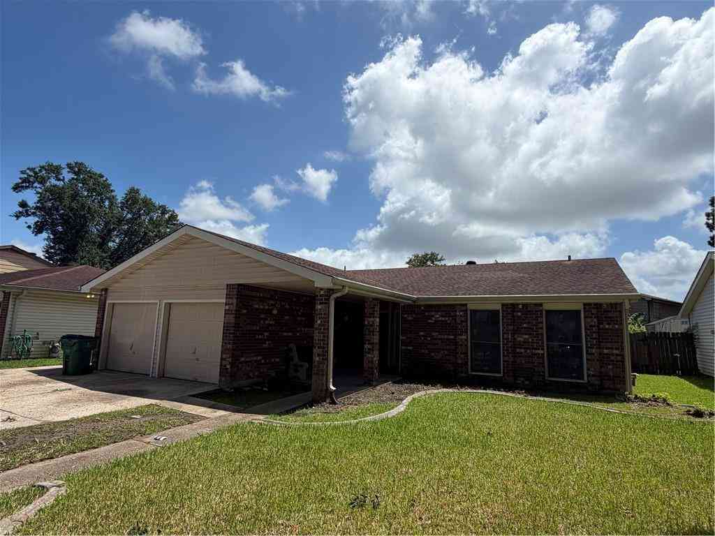 Homes For Sale - 2417 Woodmere Boulevard<br/> Harvey, LA 70058