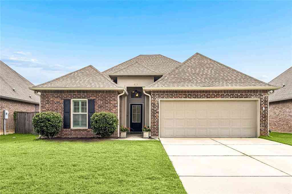 Homes For Sale - 2212 Darlene Drive<br/> Covington, LA 70435