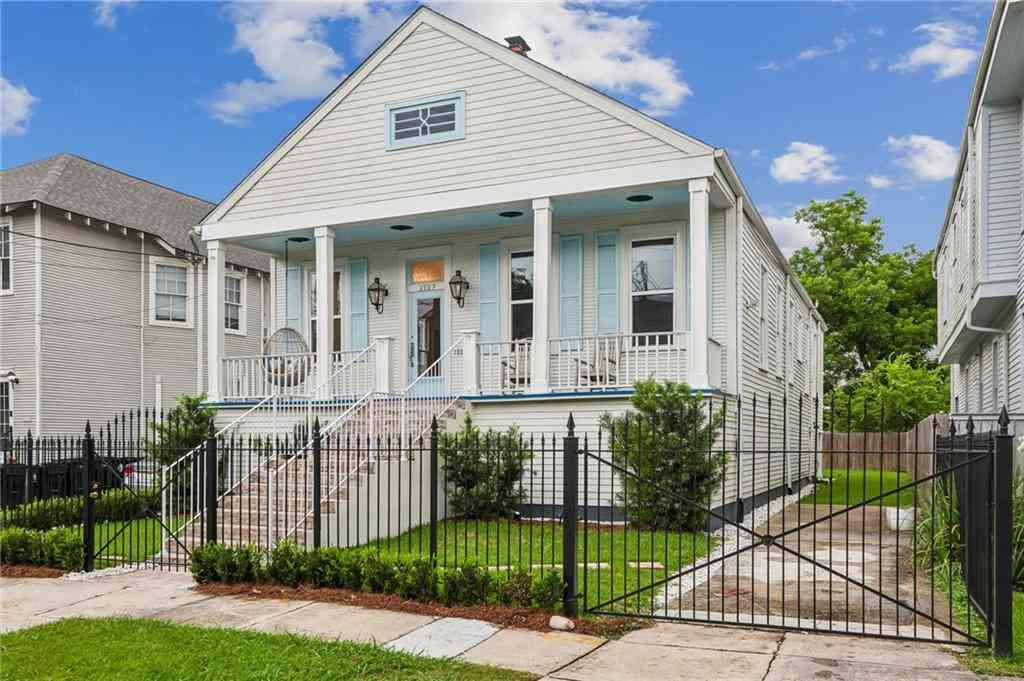 Homes For Sale - 2127 Robert Street<br/> New Orleans, LA 70115