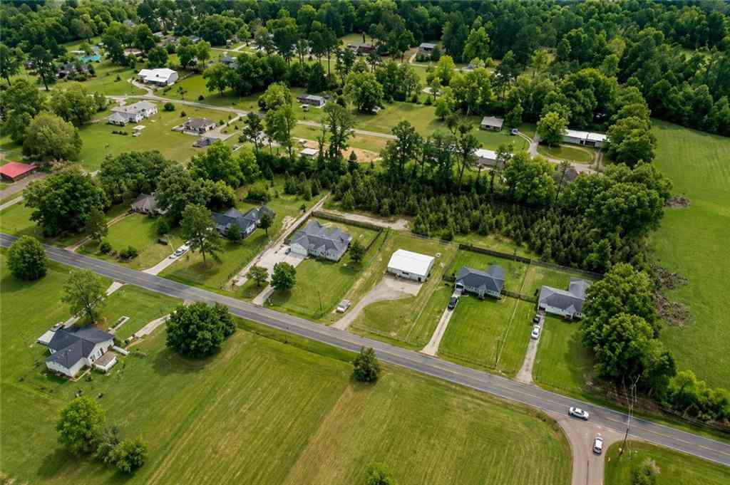 Homes For Sale - 11548 Wardline Road<br/> Hammond, LA 70401