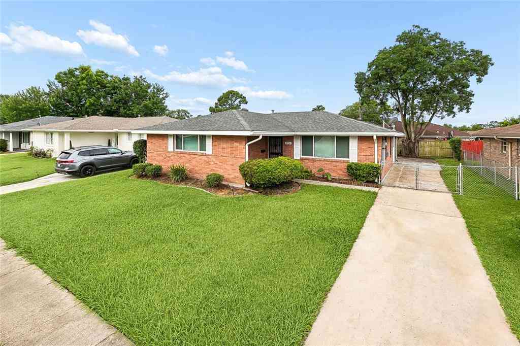 Homes For Sale - 4726 Hauck Drive<br/> New Orleans, LA 70127