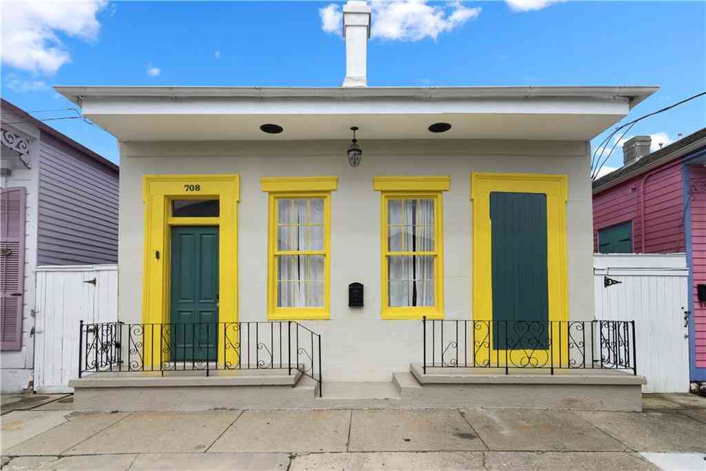 Homes For Sale - 708 Mandeville Street<br/> New Orleans, LA 70117