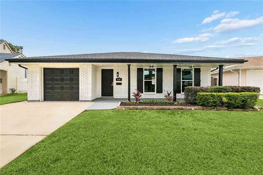 Homes For Sale - 676 W Marlin Court<br/> Terrytown, LA 70056
