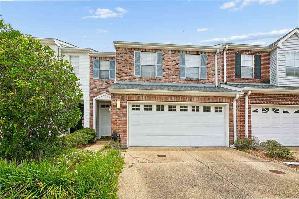 Townhouse For Rent - 1003 Old Metairie Place<br/> Jefferson County, Metairie, LA 70001