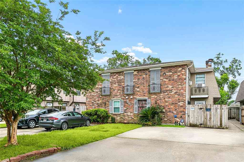 Condo For Sale - 901 Vouray Drive #C<br/> Kenner, LA 70065