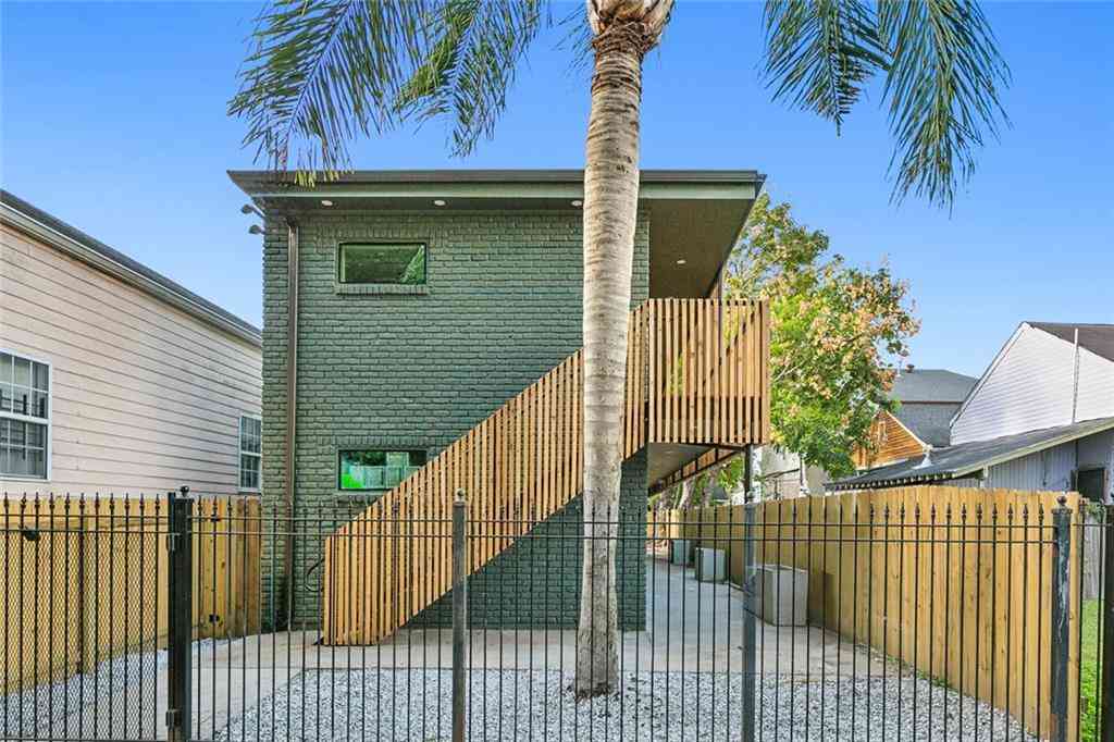 Multifamily For Rent - 2115 Danneel Street #102<br/> New Orleans, LA 70113
