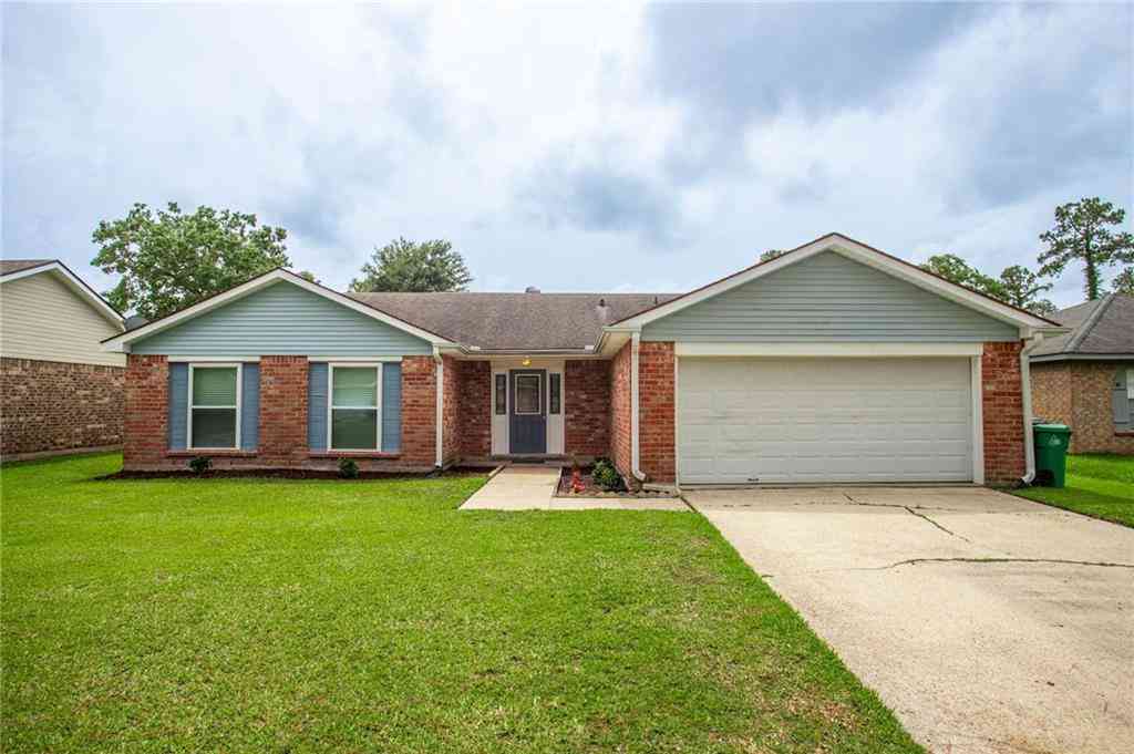 Homes For Sale - 105 Yorkshire Drive<br/> Slidell, LA 70458